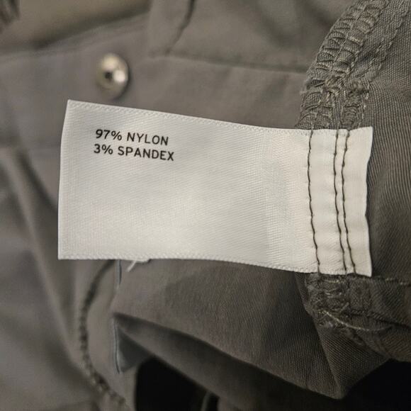 Duluth Trading Co Men’s Shorts Lot of 2 Size 42 Cargo Flat Front Gray Black - Picture 15 of 16